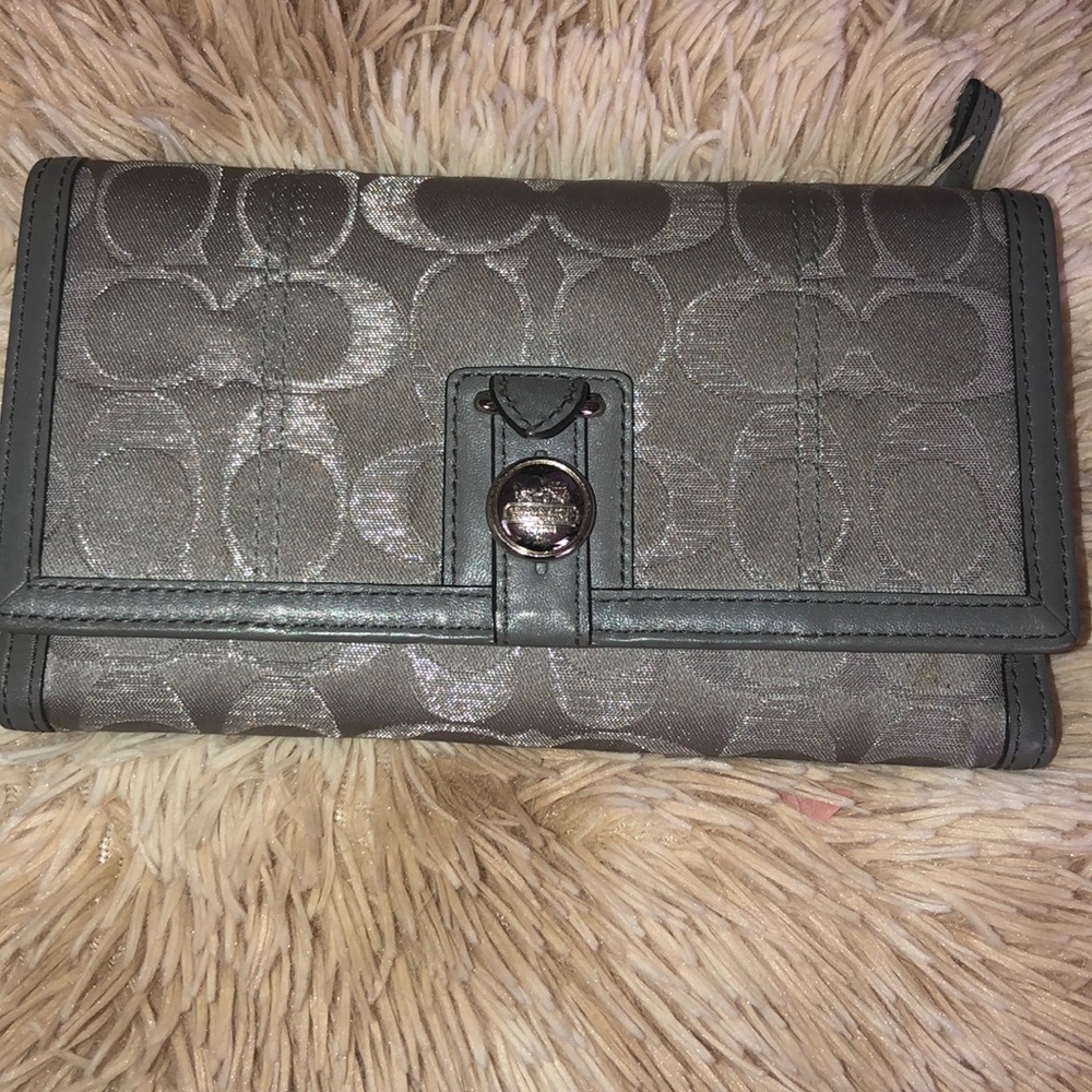 Coach wallet 💕